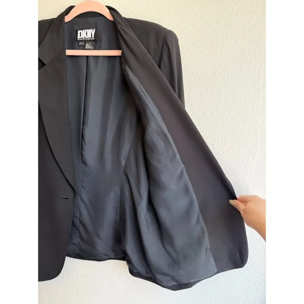 Vintage DKNY 100% Silk Notch Collar Blazer in Black with Gold Button size 4